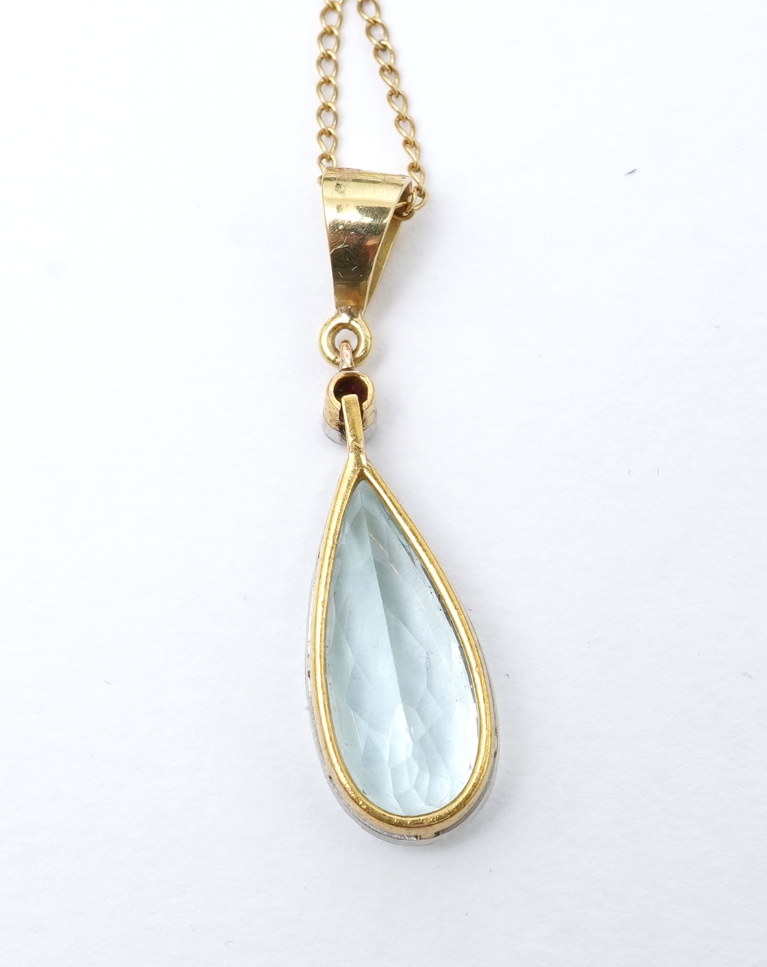 An aquamarine pendant